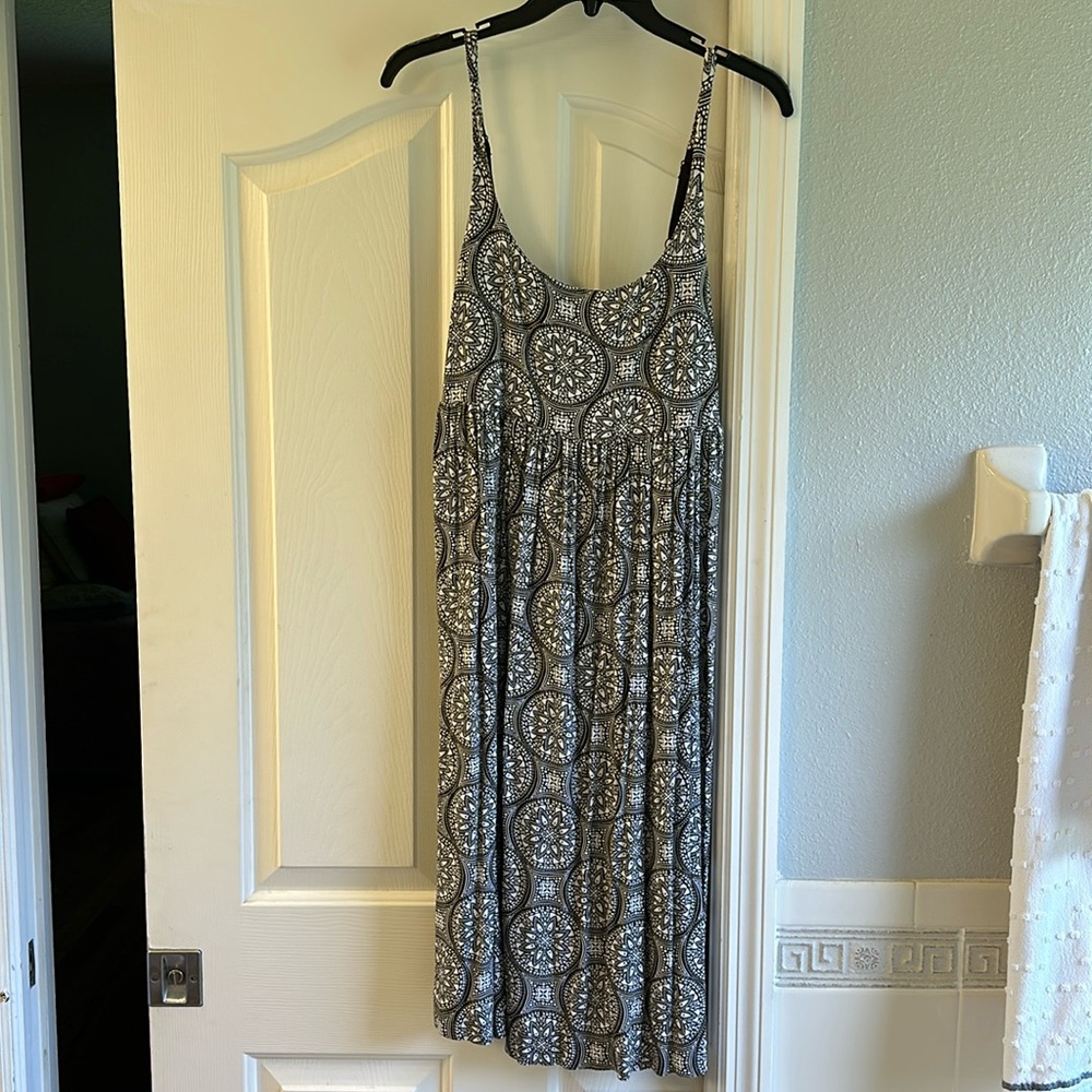 Patterned midi dress